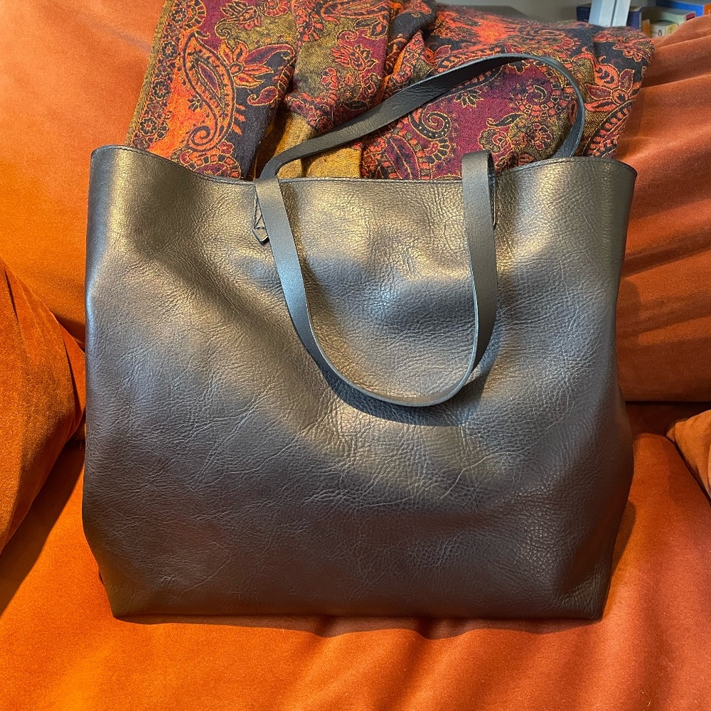 Madewell Transport Tote - zip top